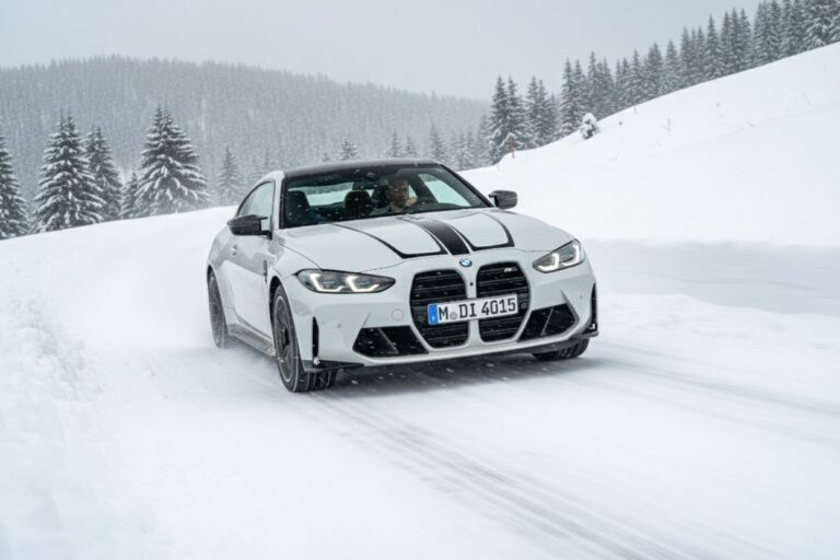 SportAuto testou pneus de inverno num BMW M4 com tração traseira em condições reais de inverno: melhores pneus na medida 275/35 R19