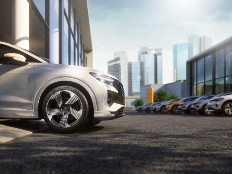 Continental EcoContact 7 Adaptado para Veículos Elétricos Renault: Resistência ao Rolamento 35% Inferior à Classificação A da Etiqueta da UE, 30 km de Autonomia Extra