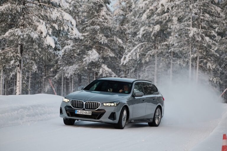 Teste de pneus AUTO BILD 2026: 245/45 R19 — pneus de inverno — Continental & Michelin
