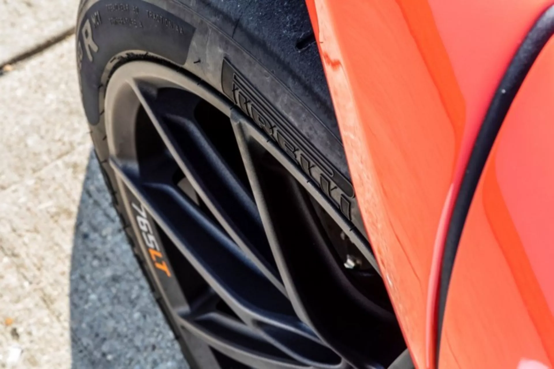 Pirelli P Zero Trofeo R